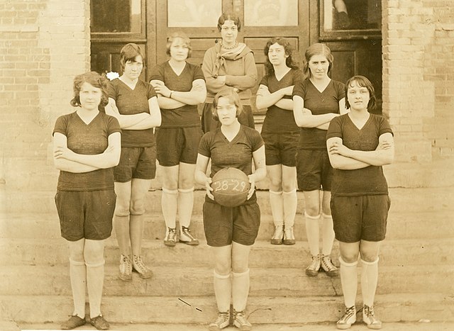 Photo of a high school girls basketball team in the 1920s